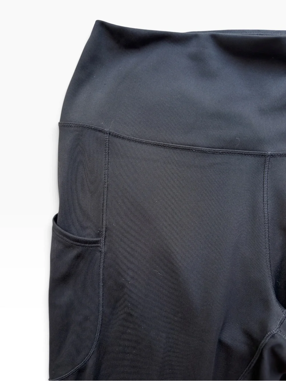 Nike Black Women's High-Waist Leggings with Side Pockets